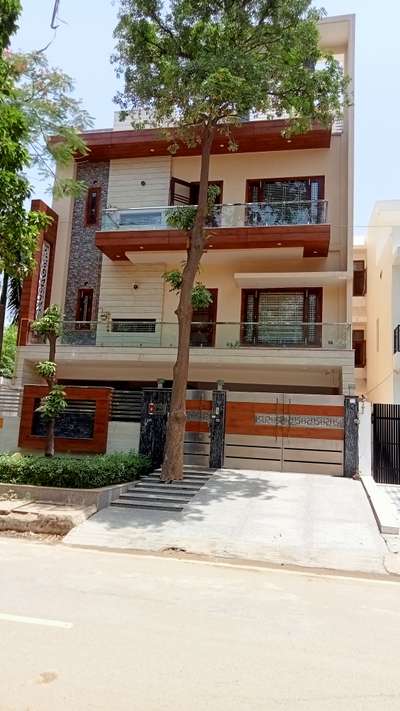 the royal painter project complete pari chock greater Noida.
 #HouseDesigns  #homeinteriordesign  #trpinterior