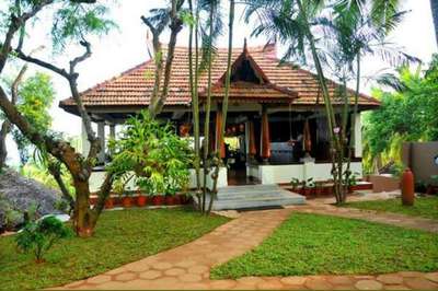 #traditional homes villa projects heritage homes marking under your budjet... please contact rate അറിയാൻ മെസ്സേജ് ചെയ്യുക