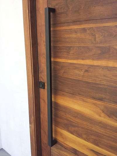#Door pull handles #Coatted pull Handles
Material : Galvanized Iron
Material size : 25mm*25mm
Length : 12,18,24,30,36,48
Finish : Matt black