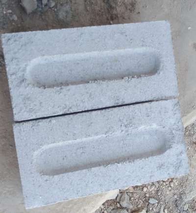 *bricks *
very best 👍💯 quality
 in a JAI SHANKAR TRADES PALAT price 1000bricks - 4000rs
size 04×0.375×0.9 ench