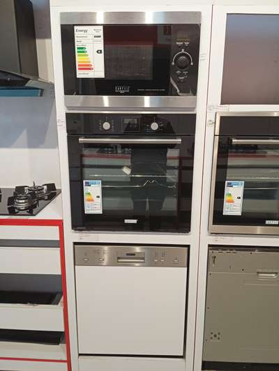 Built in microwave oven and dishwasher