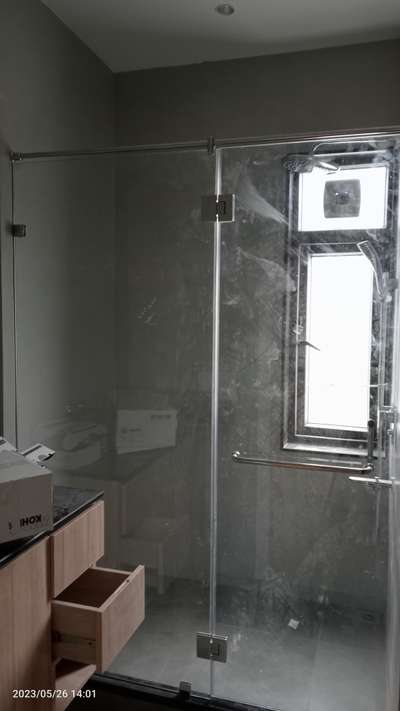 toughened glass shower partition