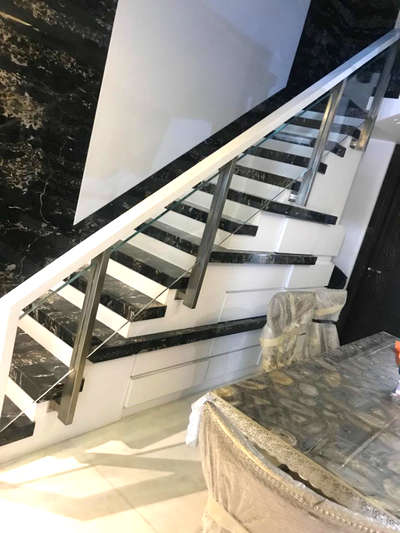 STAINLESS STEEL & GLASS RAILING