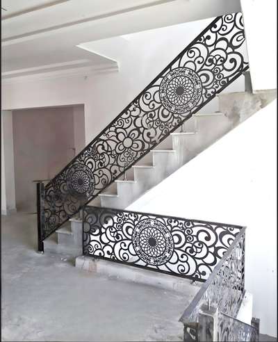 Call 8770076499 CNC Staircase Handrail With Customised Design

#HomeAutomation #ElevationHome #HouseDesigns #3dwallpapers 
#SmallHomePlans #homedesigne #trendingdesign #GraniteFloors #StaircaseDecors #loveinterior #new_home