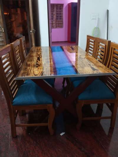 Epoxy resin dinning table
size: 5x3 (6 Seater)