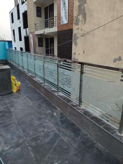 i.n.glass house h16/14001c sangam vihar New Delhi