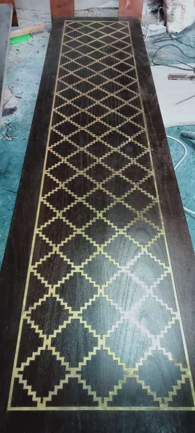 contact no.9997273389
wooden in brass inlay 
this is costom ise