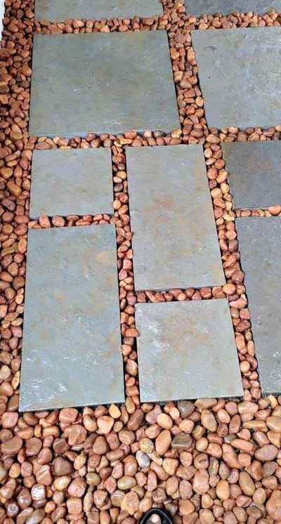 thandoor stone and pebbles