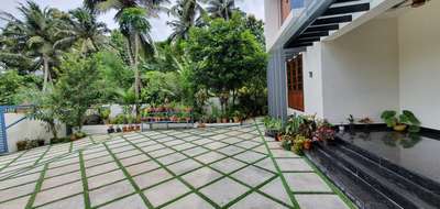 #KeralaStyleHouse  #ContemporaryHouse #vrstradersanddesigns #thiruvalla