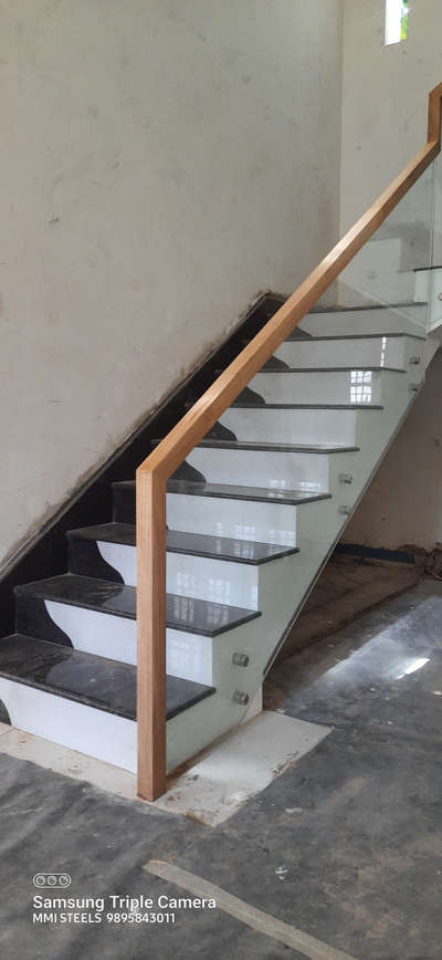 location : TVM Kochuvelli 
clint Prasad 
12mm tuffon  glass Teak wood #handrail   #ssrailing  #GlassBalconyRailing  #stair  #GlassHandRailStaircase  #GlassStaircase  #homeinterior  #HouseDesigns  #HomeAutomation  #stair