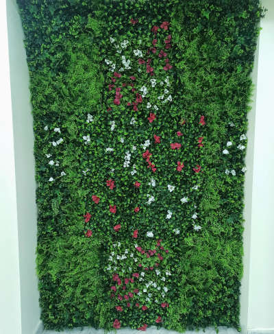 Artificial wall grass execution done for a shop's back drop ðŸŒ¿

DM for orders and enquiries.
#bhopal #artificialwallgrass #creativegardens #creativity #gardens #plannters #naturalgardens #nature #bestgardens #fountains #annudaycreativegardening #artificialgrass #artificialgrassexperts #bamboowork