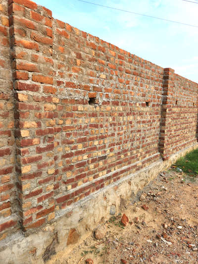 boundary wall krni ho to phn kra 88.00.23.60.27 
labour rate ya with material