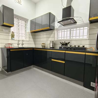 aluminium kitchen,wall drops, all aluminum works
call me📲 8️⃣1️⃣2️⃣9️⃣9️⃣8️⃣0️⃣9️⃣2️⃣0️⃣📲