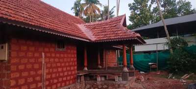 #TraditionalHouse  #trandingdesign  #KeralaStyleHouse  #nalukettveddu  #Nalukettu  #nalukett  #nalukettuarchitecturestyle  #nadumuttam  #naduthalam  #pillerdesign  #WoodenCeiling