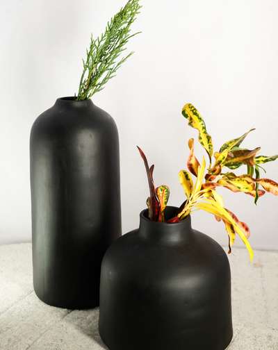 et Black Ceramic Vases!

Style your home with timeless charm, whether it's elegant floral arrangements or standalone statement pieces.

Elevate your lifestyle and decor – follow us for more!

#BlackCeramicVases #EcoChicDecor #TimelessElegance #ceramic #cermaicpots #earthessentia #ceramicpottery #homedecor #homedesign #homesweethome #decorshopping