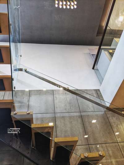 #GlassHandRailStaircase  #StaircaseHandRail  #modernarchitect  #handrail  #GlassHandRailStaircase  #GlassStaircase  #metalcurios  #GlassStaircase