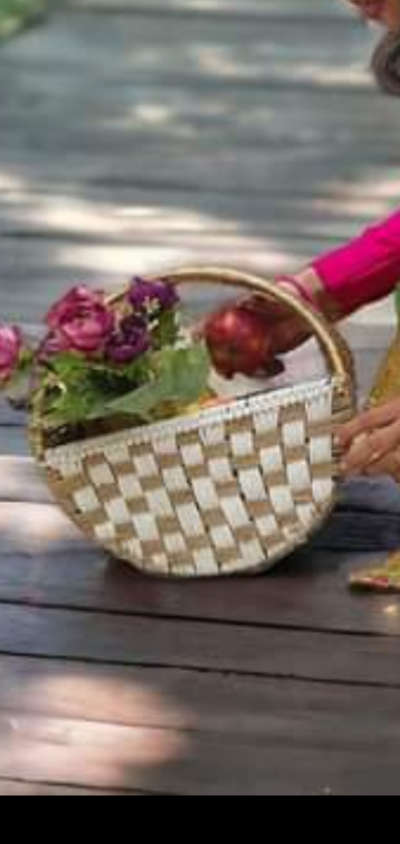 steel n jute thread handnitted 
 baskets one n bulk available for sale 12*9*5sizes minimum price fr 1 pcs is 850/+&
other sizes if anyone require ask for on order advance payment