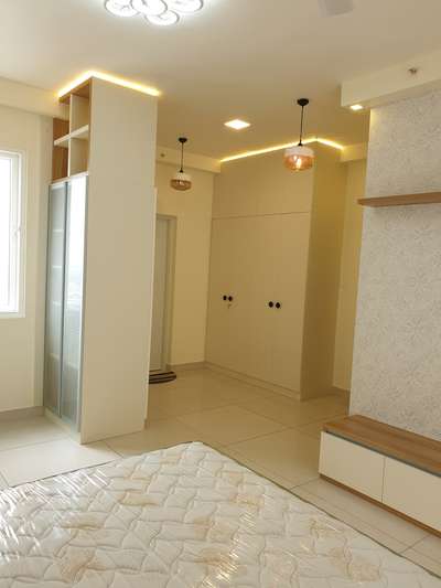 #masterbedroom #wardrobe #storage #lighting #wallpaper #wallpainting #mirror #bed #decor #interior #bengaluru #bangalore #design #interiordesigner