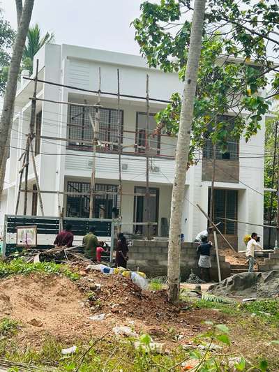 Residance @trivandrum
Designed by : Er Divya Krishna
#erdivyakrishna
#vasudhahomes 
#HouseDesigns 
#HomeAutomation 
#HomeDecor