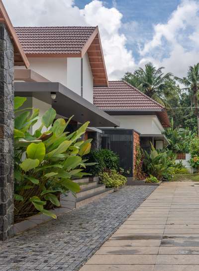 #residence #tropicalhouse #tropicalplants #keralahomeplans