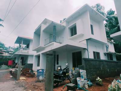 Residence at Iringadanpalli
 #newhouse  #fullfinish  #gates  #compoundwall  #FlooringTiles  #WallPainting  #completed_house_construction  #Completedproject