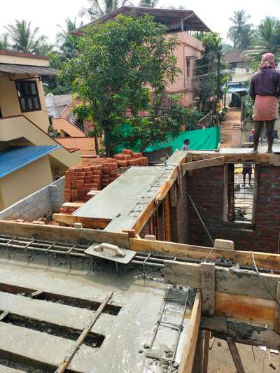 lintel concrete work on progress @palakkad site
make your dream home with MN construction contract+91 9961892345
