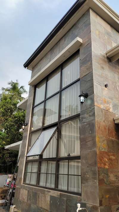 Hosten Aluminum System
#Architect #architecturedesigns #Malappuram #nilambur #photography #Architectural&Interior #KeralaStyleHouse #AluminiumWindows #SlidingWindows #SlidingDoors
