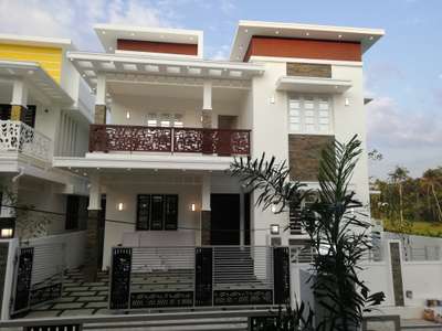 House for sale at Kakkanad.1700 sqft 3 bhk in 3 cent.Call:9447580032.