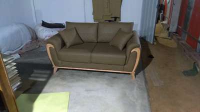 full coverage sofas room size avaliable Resonoble prices 

contac. : 95626 77220 
                : 98466 91960