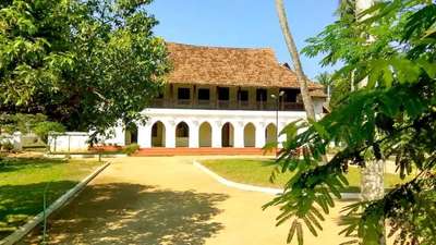 ആലപ്പുഴയിലെ ‘അഞ്ഞൂറ്റി കാരുടെ’ ആഡംബര വീട്..Exterior. #celebrityhome #TraditionalHouse #KeralaStyleHouse #exteriordesigns #nadumuttam #luxuryhome #oldarchitecture