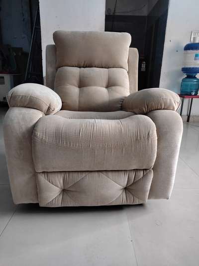 motorised recliner living room kisi bhai bandhu ko chahie yah mera contact number hai 8882146717