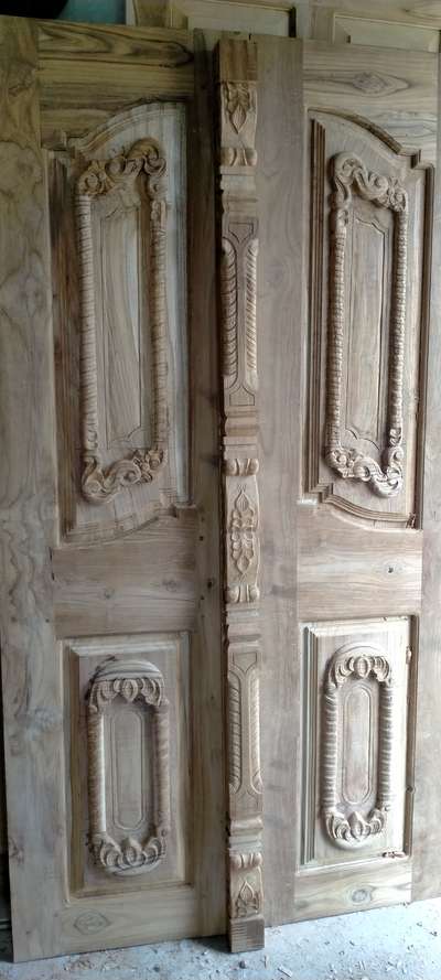 double door with wood carving,,, ( sq ft  400)