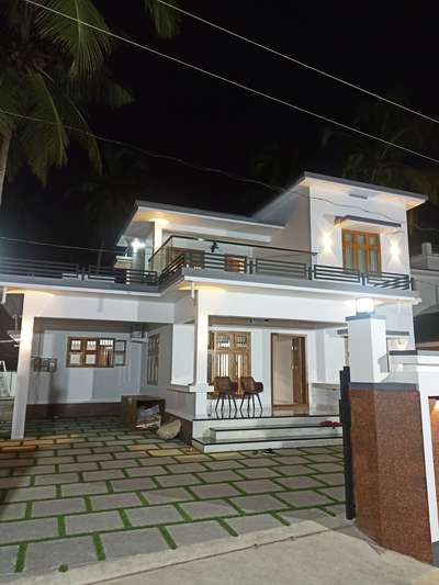 2270/4 bhk/Modern style
/double storey/Malappuram

Project Name: 4 bhk,Modern style house 
Storey: double
Total Area: 2270
Bed Room: 4 bhk
Elevation Style: Modern
Location: Malappuram
Completed Year: 

Cost: 50 lakh
Plot Size:
