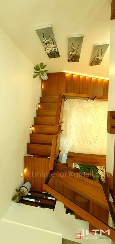 Iron Frame with Wooden Steps
handrail :- Iron Paip With Wood

 #ktm_interiors 


#Malappuram #kottakkal 
#Architectural&Interior  #keralahomedesignz    #ContemporaryHouse  #KeralaStyleHouse