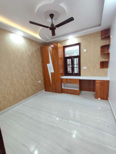 3 BHK & 2 Bhk Flat Available For rent & Sell .. no Brokerage 

Direct Message Me