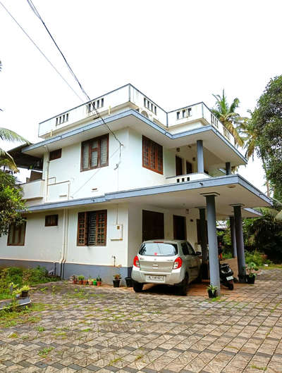 project done for 
client: famila Ashraf 
📍kannur,Azhikode



 #7years #simplehome #kerlahouse #kannurhome #malayali  #HouseConstruction #Contractor  #InteriorDesigner  #fronthome