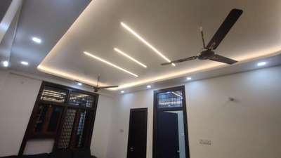office interior. False ceiling with profile light, gypsum board.
#InteriorDesigner #profilelight_ #CelingLights #FalseCeiling