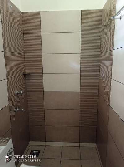 bathroom tile with appoxy