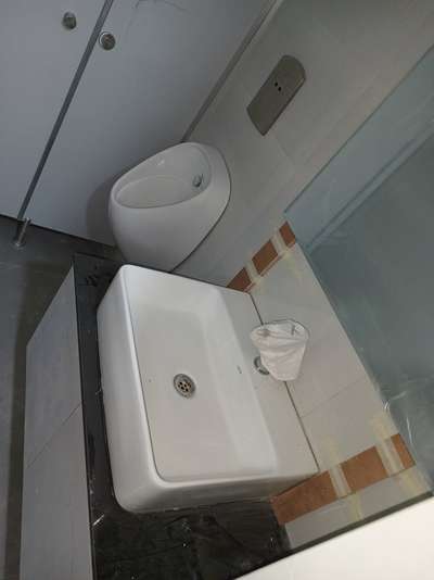 urnal and washbasin