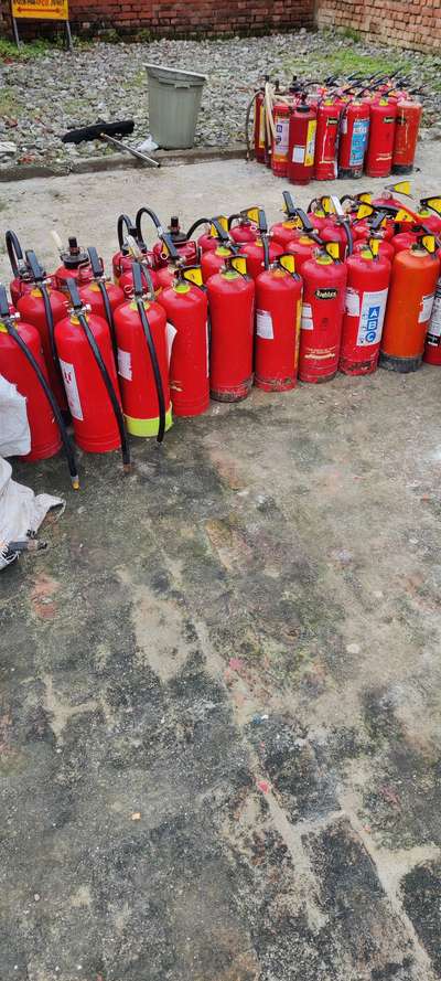 fire extinguisher refilling 2kg,4kg,9kg,10kg,
 #fireextinguisher #refilling
 #firesafety