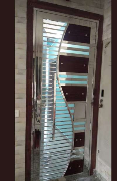 304 stanlis steel door comment me
9870591232 
Mahadev ss walding work