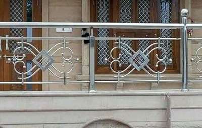 304 front railing.Rs.750 only