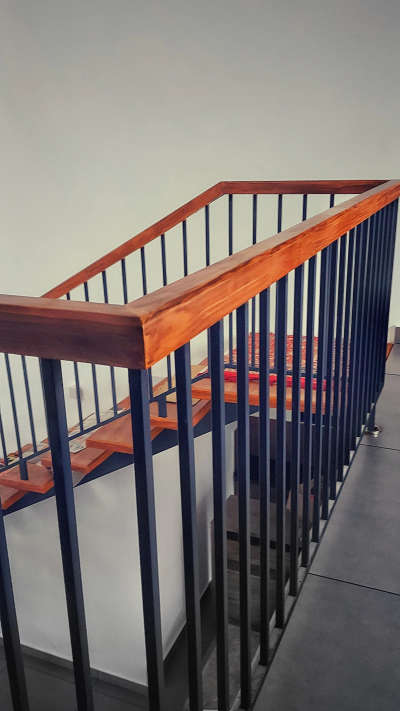 #fabricatedstaircase #fabricatedstair #details #WoodenStaircase #woodenstair #metalstair #metalstaircase #railingdesign #metalfabrication #benchmarkarchitectskerala #Architect #architecturedesigns #Architectural&Interior #StaircaseDecors #GlassHandRailStaircase #StaircaseDesigns #CurvedStaircase #architectureldesigns #archidaily #kolopost #Kannur #kannurdesigner #architectsinkannur #keralahomedesignz #keralaplanners #malayali #calicutdesigners #architectsincalicut