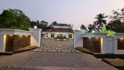 #TraditionalHouse #KeralaStyleHouse #NaturalGrass #ARTIFICIALPLANTS #HouseDesigns #modernarchitect
#Alappuzha #ernkulam #Kollam #Pathanamthitta #4BHKPlans