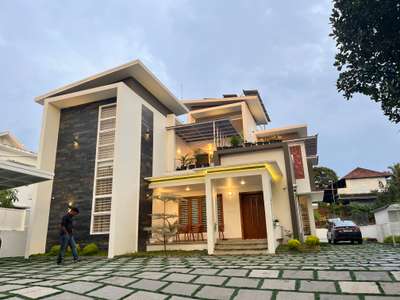 Client Name : Dr Abdul habid
Location.      : Areekode ,Malappuram 
Area in sqft : 4200
No of bedrooms  : 4



. #kalp 
 #completed_house_construction 
 #Architect 
 #Residencedesign 
 #HouseDesigns