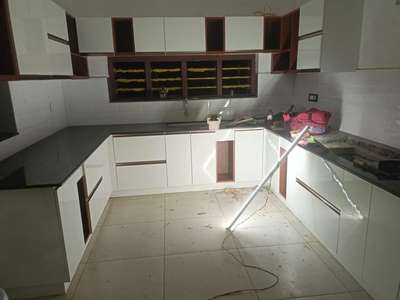 Raju carpenter .contractor. all Kerala work .9946 14 8261.80 75 311 391 🏡🚪