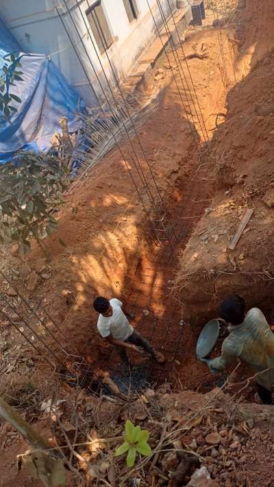 compound wall work 
#ONGOINGWORK  #constructionsite #Kannur #working@kannur  #BestBuildersInKerala #builderskannur
