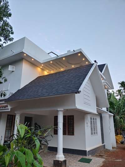 Roofing shingles
Brand: Iko Dual Black
please call 7510118628