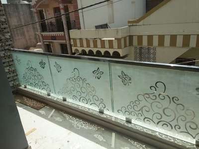 glass reling in balconay con.jaipur mob:-9783694949