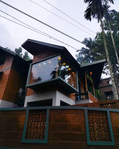 Eco friendly residence at Kongad - Palakkad

#CSEB #Mudblock #Trussroof #Tropicalarchitecture #KeralaStyleHouse #sustainableconstruction #ecofriendly